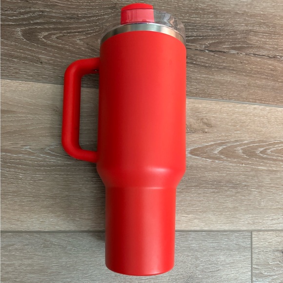 Limited Edition Target Valentines Stanley - Picture 2 of 4